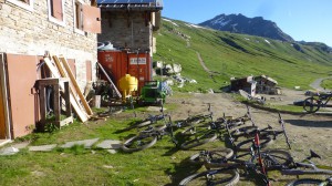 Vue du refuge depuis une annexe