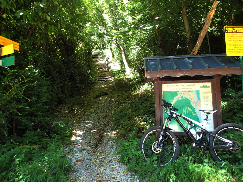 La sortie du sentier entre Veurey et Noyarey