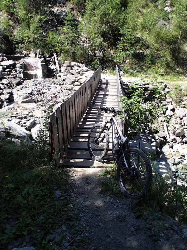 On passe sur une jolie passerelle !