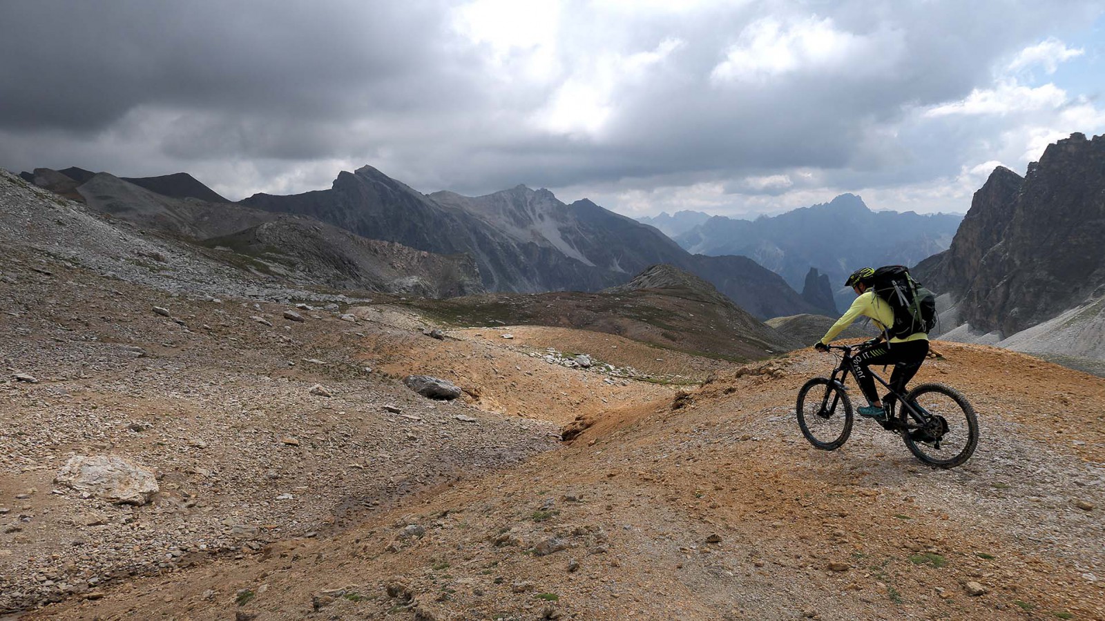 au col du Roure, en direction de la Bassa di Terrarossa, seulement 150 m linéaires sont roulables...