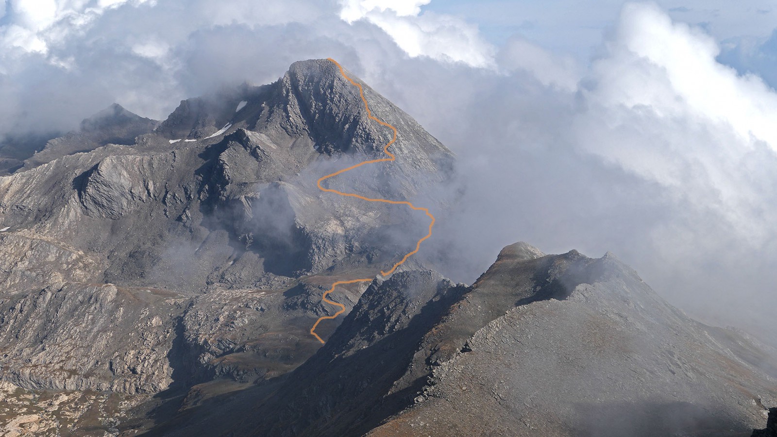 itinéraire complet par l'arête ONO puis option traversée vers le nord