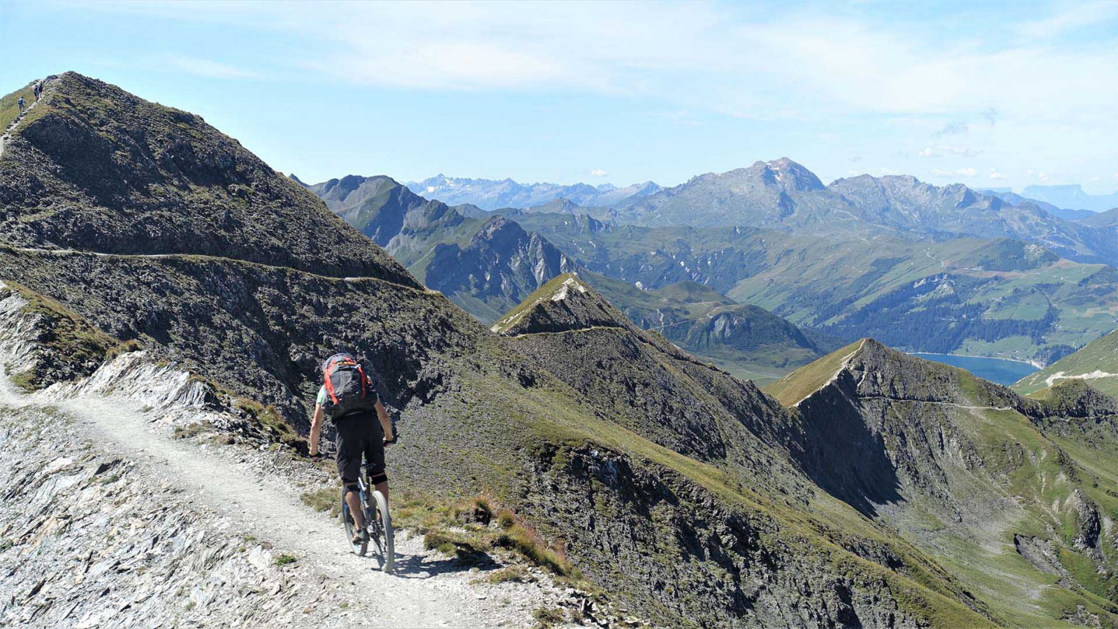 Vue depuis le haut vers col de la Sauce
