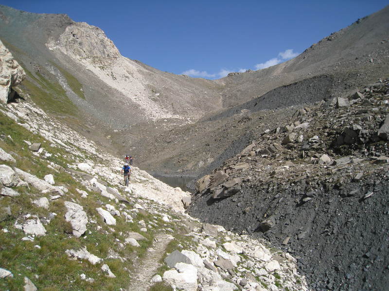 Première partie de la descente cassante.