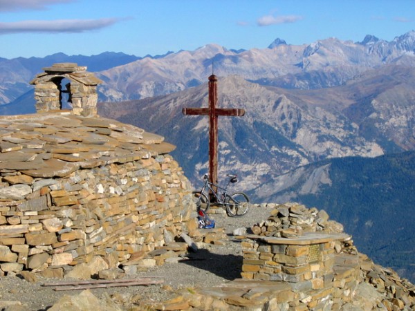 #2 Mont Guillaume : Soleil couchant sur la chapelle du Mont Guillaume Mont Guillaume : Soleil couchant sur la chapelle du Mont Guillaume