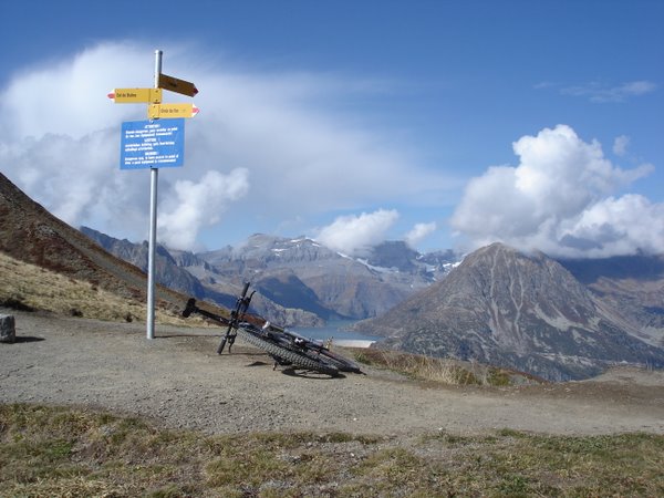 #4 Barrage d Barrage d'Emosson : Le barrage d'Emosson, le Tenneverge et le Bel Oiseau