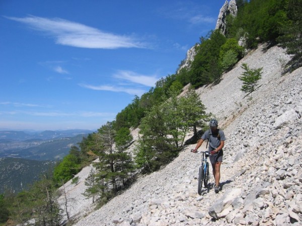 #3 Pierrier du Grand Vallat : Le passage du pierrier un peut trop cassant en "Tout-Rigide" Pierrier du Grand Vallat : Le passage du pierrier un peut trop cassant en "Tout-Rigide"