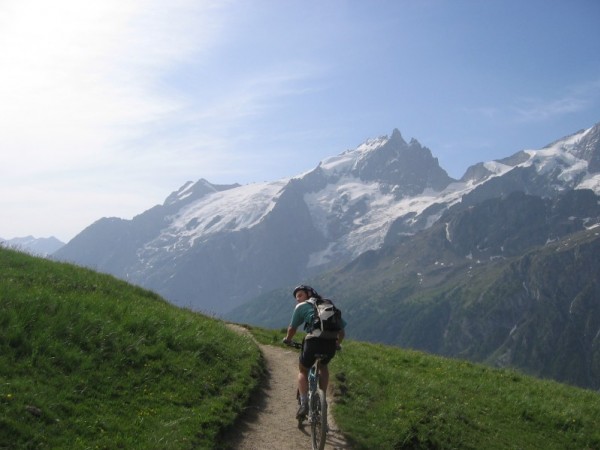 #3 Le Chazelet : Descente sur le Chazelet avec vue sur la Meije Le Chazelet : Descente sur le Chazelet avec vue sur la Meije