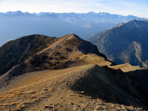 #3 Crête de Cugulet : La belle ligne de Cugulet menant au Mont Guillestre Crête de Cugulet : La belle ligne de Cugulet menant au Mont Guillestre