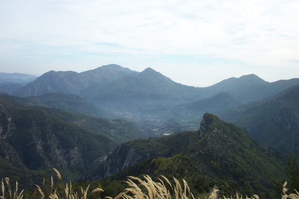 Vue sur Sospel : Depuis la piste, vue sur Sospel