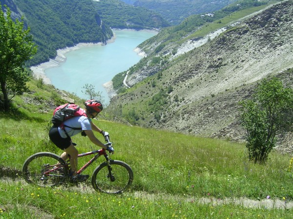 #5 Parcours en balcon : Au dessus du lac du Chambon Parcours en balcon : Au dessus du lac du Chambon