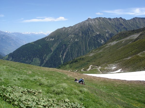 Descente sur Trient : Versant suisse du col de Balme avec le début de la descente