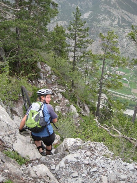 #11 Bientôt la fin : La Roche de Rame est à nos pieds. Bientôt la fin : La Roche de Rame est à nos pieds.
