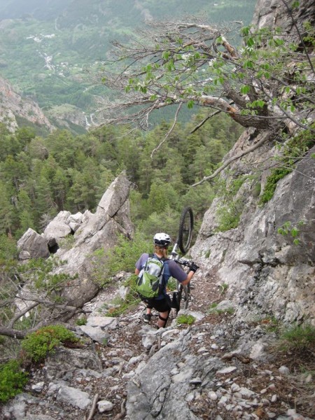 #9 Ca continue. : Il ne vaut mieux pas se laisser déconcentrer par le paysage. Ca continue. : Il ne vaut mieux pas se laisser déconcentrer par le paysage.