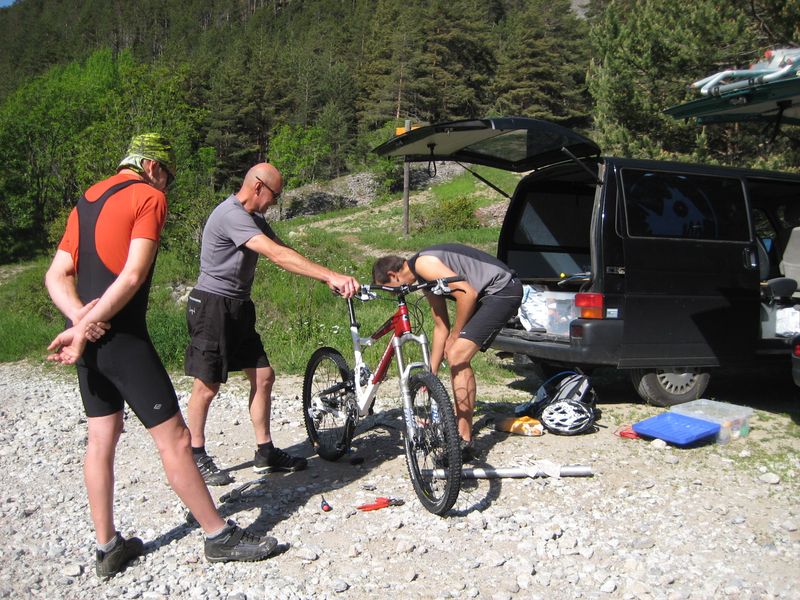 #1 L L'heure de mécanique : C'est bien la peine d'avoir de beaux vélos ;-)