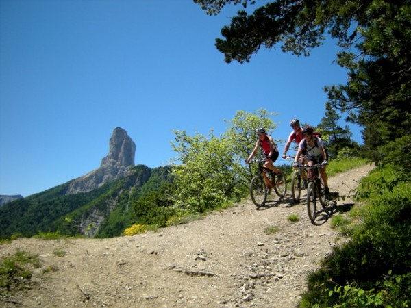 Col de Papavet : Jean Marc bien escorté !!!