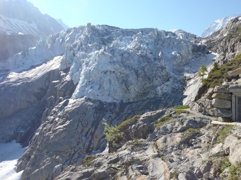 Glacier D'Argentière. : Point de vue, avec un vide impressionnant devant vos pieds.