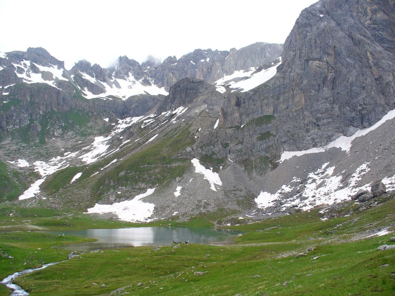 Lac des Cerces : Beaucoup de monde sur ses plages