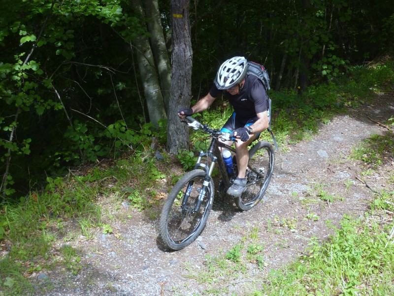 Gégé dans le Treffort : Oui c'est ça Gégé! tu as l'air d'un coureur!