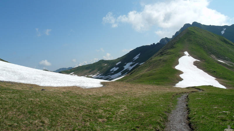 Arrivée au col des Génisse : le Mont-Blanc tente une percée