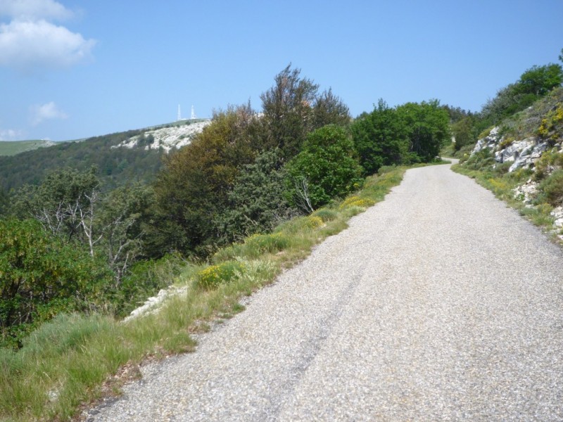 #11 En direction du sommet : route pas trop moche En direction du sommet : route pas trop moche