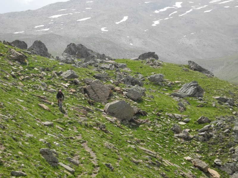 #8 col du Crachet : un peu plus cassant par endroit. col du Crachet : un peu plus cassant par endroit.