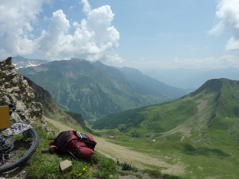 vue sud du col de la Coupa : Pour moi la plus agréable descente du tour: c'est beau, ça repose....