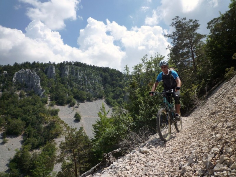 #4 Grand Vallat : passage bien roulant sur les cailloux. Grand Vallat : passage bien roulant sur les cailloux.