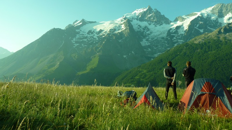 #2 BUL devant la Meije : nuit au dessus du Chazelet avant de monter sur le plateau d BUL devant la Meije : nuit au dessus du Chazelet avant de monter sur le plateau d'emparis