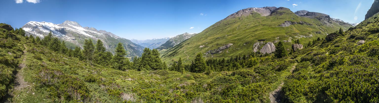 Chavonne du Carroley : on vient de gauche, et on file à droite, pour traverser le Nant Cruet.