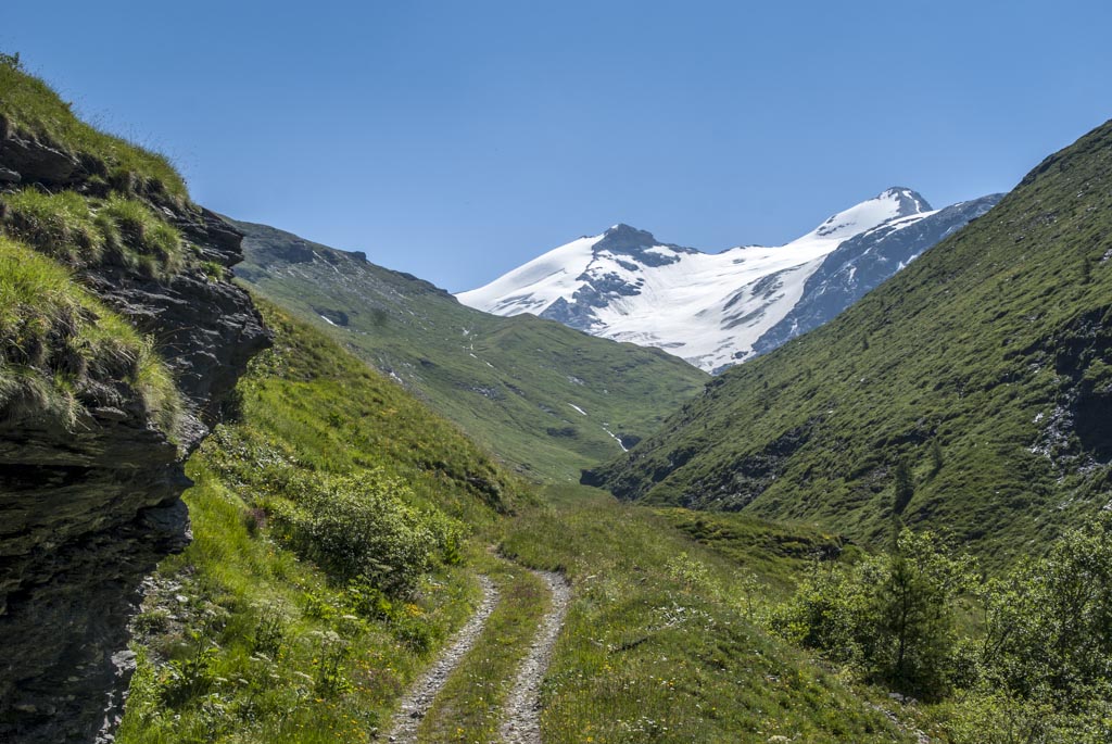 Nant Cruet : dans le rétro, le glacier de la Sassière et le glacier du Fond