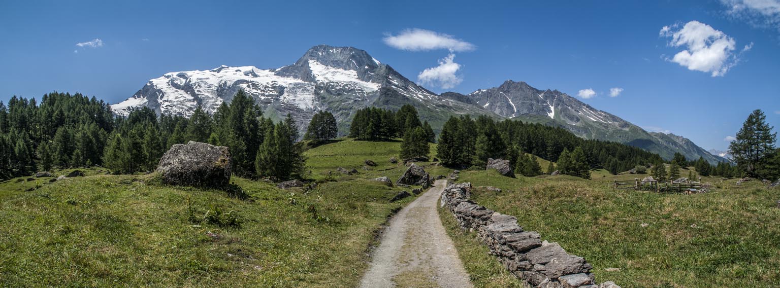 #13 Le Monal : aux premières loges pour le Dôme de la Sache et le Mont Pourri Le Monal : aux premières loges pour le Dôme de la Sache et le Mont Pourri