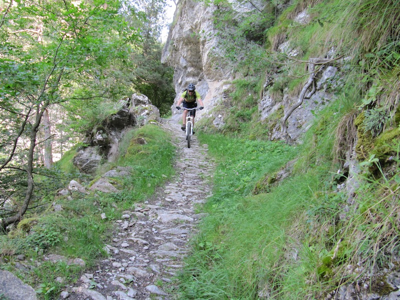 Marguareis : Sous les rochers de Servia