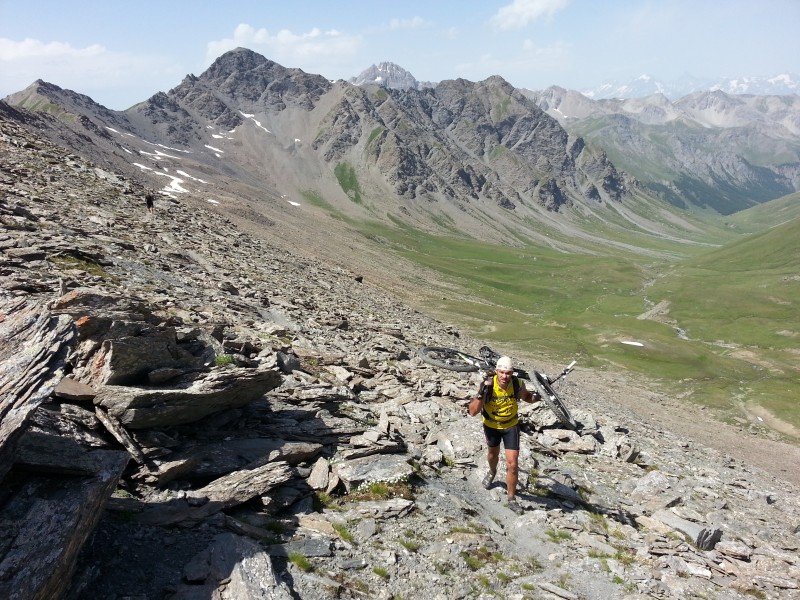 #1 Sous le Pic de Malrif : un bon portage depuis le lac Sous le Pic de Malrif : un bon portage depuis le lac