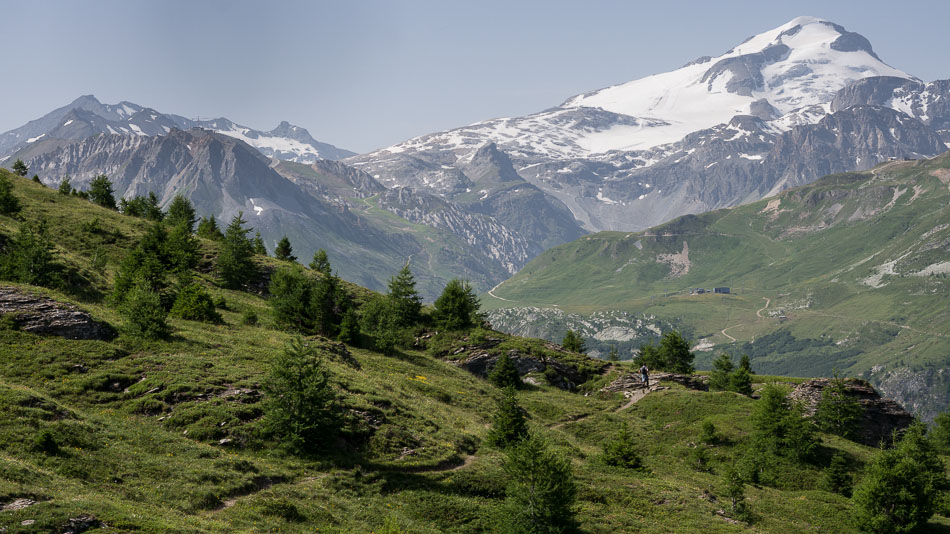 Grande Motte : et le sentier balcon bien agréable qui descend sur la Davie