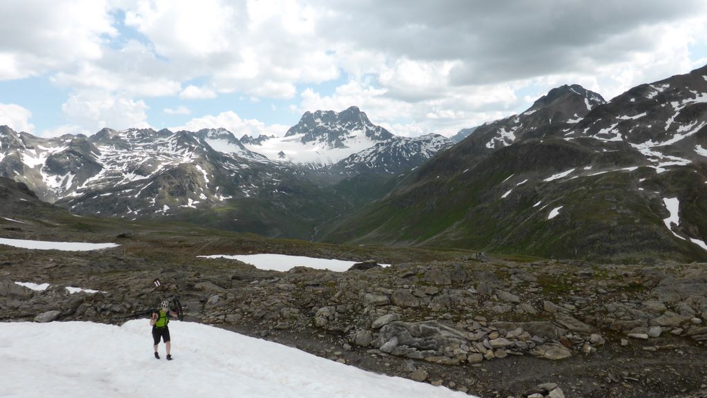 Tour des Grisons J1 : Le portage en VTT BUL, c'est dur...