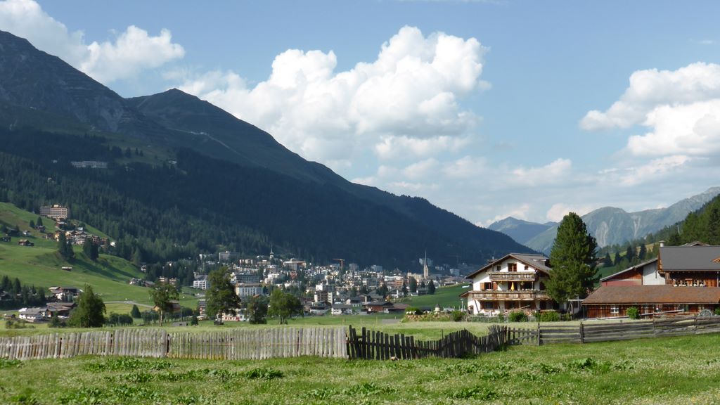 Tour des Grisons J1 : Arrivée à Davos... où va t-on planter la tente...