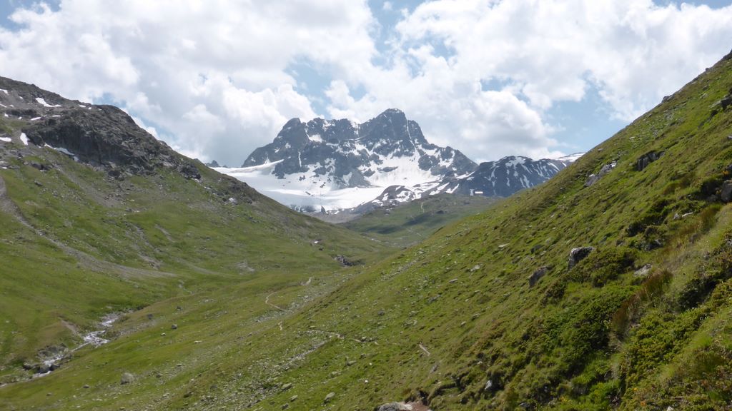 #4 Tour des Grisons J1 : Vue sur le sentier remonté Tour des Grisons J1 : Vue sur le sentier remonté