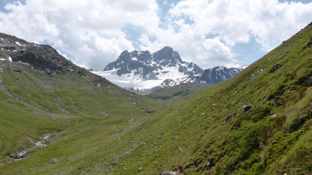 Tour des Grisons J1 : Vue sur le sentier remonté