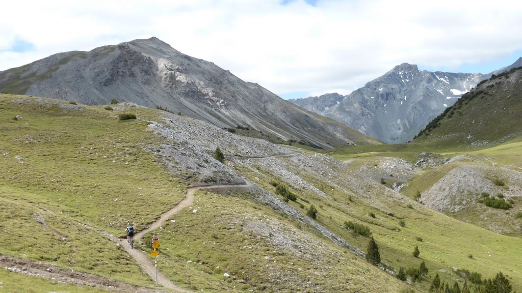 Tour des Grisons J5 : bifurcation pour notre 3eme sentier de la journée, un must