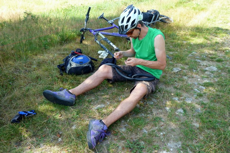 #8 2 crevaisons à déplorer : Seulement 2 pour 150kms et 5 vélos 2 crevaisons à déplorer : Seulement 2 pour 150kms et 5 vélos