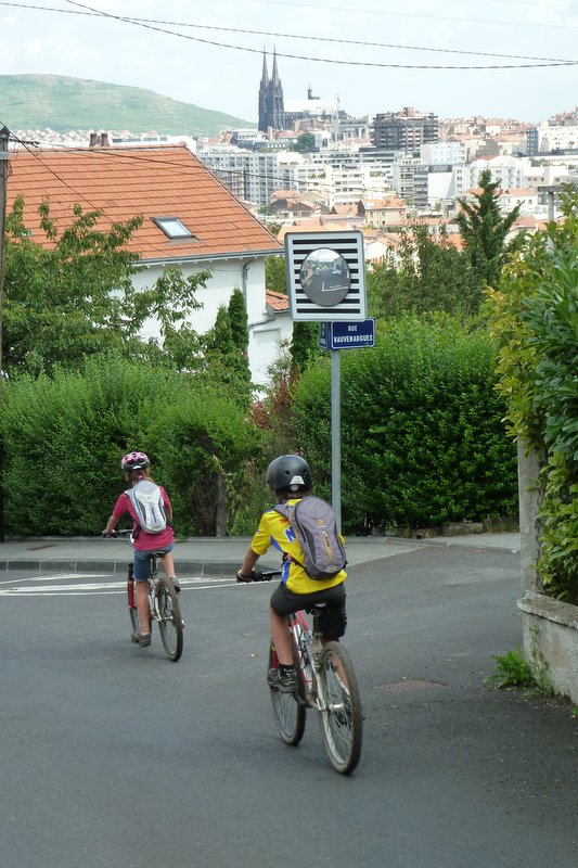#19 Projection dans la ville... : ...au détour d Projection dans la ville... : ...au détour d'un chemin