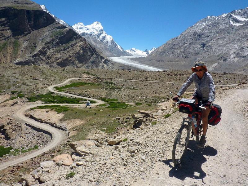 #30 Padum-Rangdum : Quelques lacets vers 4300 m. Padum-Rangdum : Quelques lacets vers 4300 m.