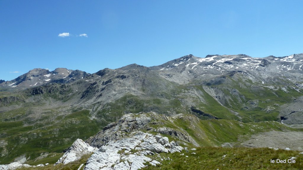 passages proches : Cols di Nivoletta (3124 m) et Basei (3178 m) sur le tiers droit