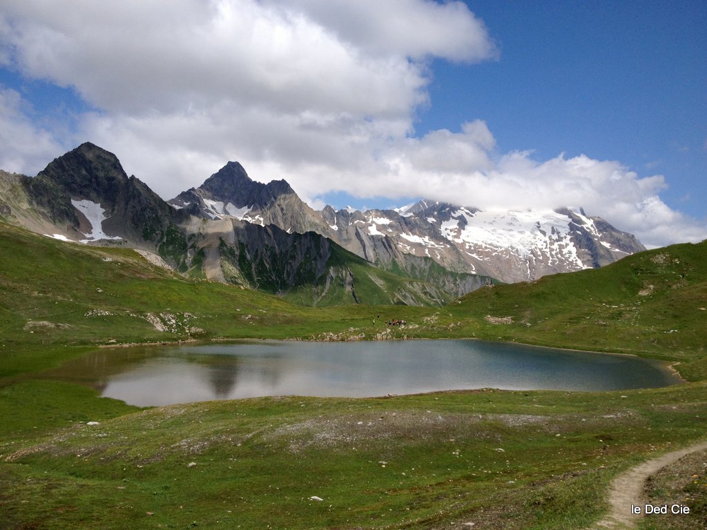 rétro visée : lac de Mya et le grand blanc chapeauté