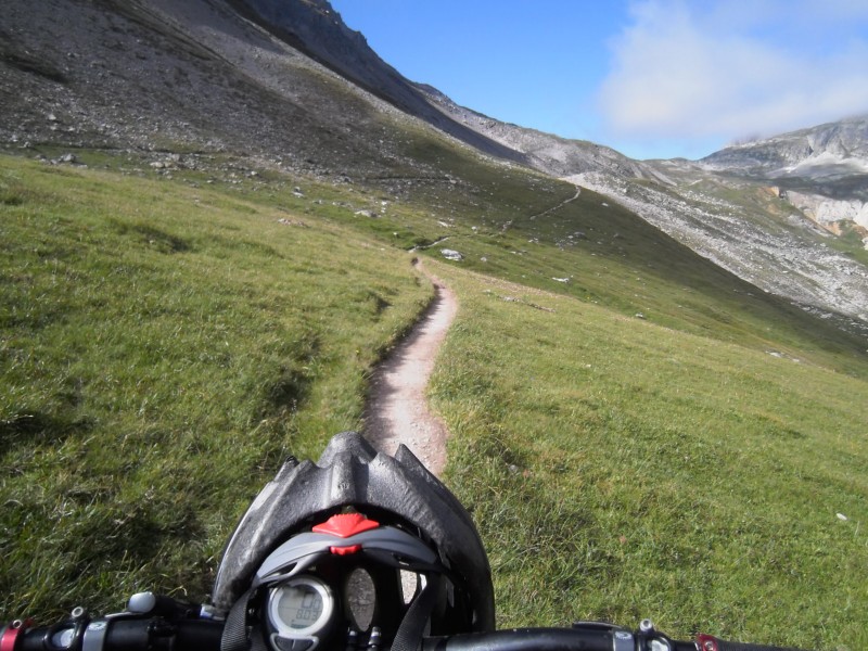 Col de la vallée étroite : Super sentier pour accéder au col