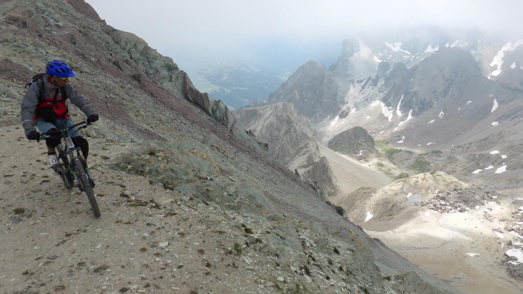 Pointe des Cerces : Ya du Gaz coté Névache !