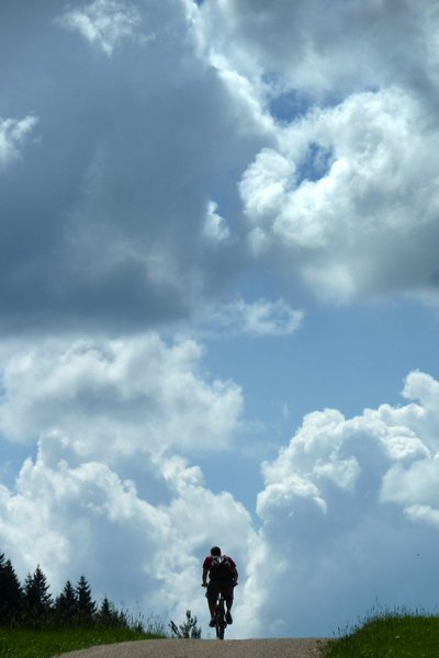 Mich grimpe au ciel : Une dernière ascension avant de dévaler sur Foncine