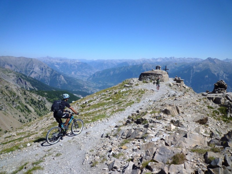 Sur la crête : en direction de la chapelle