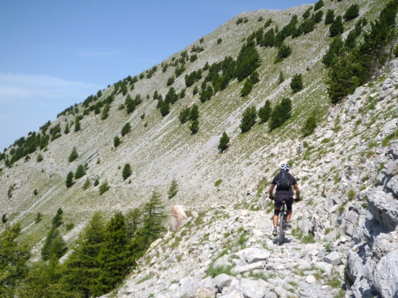Départ du Col de Bernardez : sentier parfaitement tracé