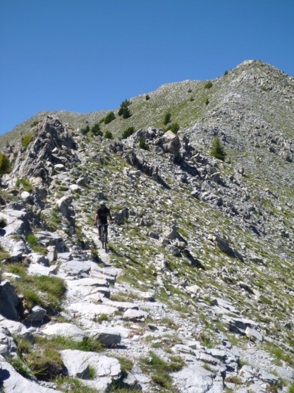 Col de Bernardez : section roulable juste avant le col